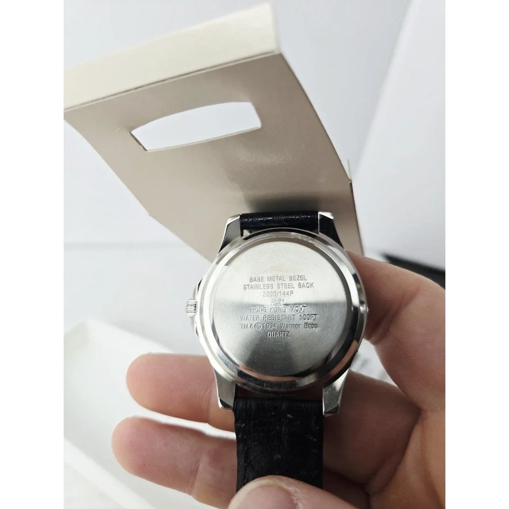 Vintage Looney Tunes Taz Watch w/‎ Bugs Bunny Pin